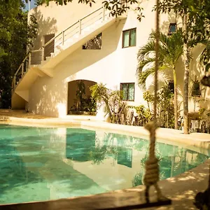 Bed & Breakfast La Del Agua Y Fuego, Chemuyil